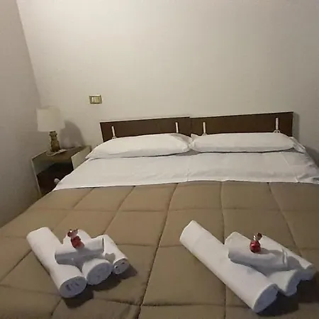 Garden Hotel 2*